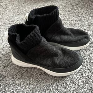 Merrell Women's Cloud Renew Bluff Snow Boot Warm Booties Fleece Lined NWOT